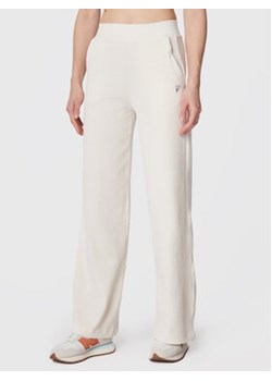 Fila Spodnie dresowe Camerino FAW0231 Beżowy Regular Fit ze sklepu MODIVO w kategorii Spodnie damskie - zdjęcie 152500161