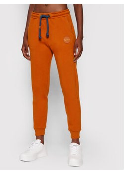 Waikane Vibe Spodnie dresowe Wildlife Pomarańczowy Regular Fit ze sklepu MODIVO w kategorii Spodnie damskie - zdjęcie 152529071