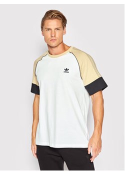 adidas T-Shirt Sst HI3018 Biały Regular Fit ze sklepu MODIVO w kategorii T-shirty męskie - zdjęcie 152545641