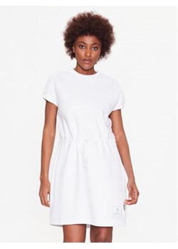 Napapijri Sukienka dzianinowa J-Loja NP0A4H5X Biały Loose Fit ze sklepu MODIVO w kategorii Sukienki - zdjęcie 152553172