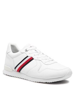 Tommy Hilfiger Sneakersy Iconic Runner Leather FM0FM04281 Biały ze sklepu MODIVO w kategorii Buty sportowe męskie - zdjęcie 152554651