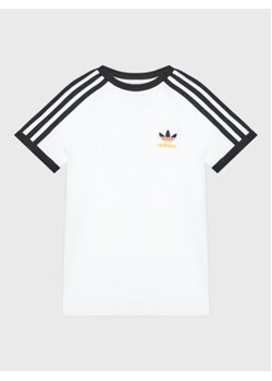 adidas T-Shirt adicolor 3-Stripes HL9407 Biały Loose Fit ze sklepu MODIVO w kategorii T-shirty chłopięce - zdjęcie 152564232
