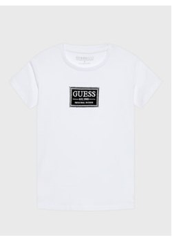 Guess T-Shirt L3RI20 K6YW1 Biały Regular Fit ze sklepu MODIVO w kategorii T-shirty chłopięce - zdjęcie 152569082
