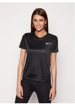Nike Koszulka techniczna Miler AJ8121 Czarny Regular Fit ze sklepu MODIVO w kategorii Bluzki damskie - zdjęcie 152575023
