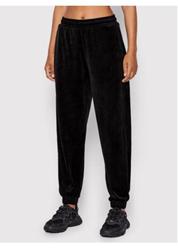 Urban Classics Spodnie dresowe Ballon TB4764 Czarny Regular Fit ze sklepu MODIVO w kategorii Spodnie damskie - zdjęcie 152576541