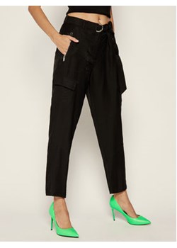 DKNY Spodnie materiałowe P9DKNB5F Czarny Regular Fit ze sklepu MODIVO w kategorii Spodnie damskie - zdjęcie 152577832