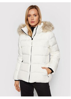 Calvin Klein Kurtka puchowa Essential K20K203126 Biały Regular Fit ze sklepu MODIVO w kategorii Kurtki damskie - zdjęcie 152607342