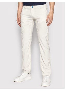 Pierre Cardin Spodnie materiałowe 30947/000/2005 Biały Lyon Tapered Fit ze sklepu MODIVO w kategorii Spodnie męskie - zdjęcie 152610361