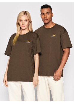 New Balance T-Shirt Unisex UT21503 Brązowy Relaxed Fit ze sklepu MODIVO w kategorii T-shirty męskie - zdjęcie 152616592