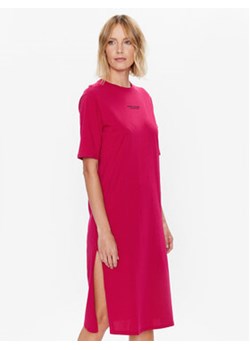 Armani Exchange Sukienka codzienna 8NYACF YJG3Z 14AP Różowy Regular Fit ze sklepu MODIVO w kategorii Sukienki - zdjęcie 152637913