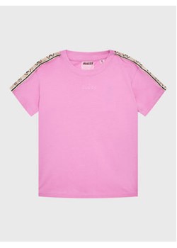 Guess T-Shirt J3RI47 I3Z14 Różowy Regular Fit ze sklepu MODIVO w kategorii Bluzki dziewczęce - zdjęcie 152680941