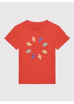 adidas T-Shirt adicolor HF2132 Czerwony Regular Fit ze sklepu MODIVO w kategorii T-shirty chłopięce - zdjęcie 152683564