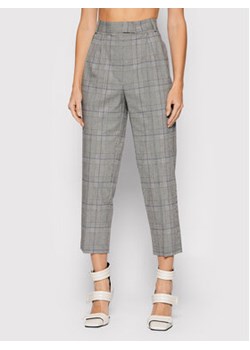 Patrizia Pepe Spodnie materiałowe 8P0353/A9K6-J9P5 Szary Regular Fit ze sklepu MODIVO w kategorii Spodnie damskie - zdjęcie 152684234