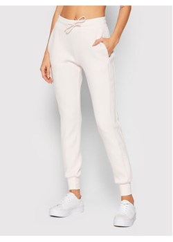 Guess Spodnie dresowe Allie O1GA49 KAMN2 Różowy Regular Fit ze sklepu MODIVO w kategorii Spodnie damskie - zdjęcie 152691272