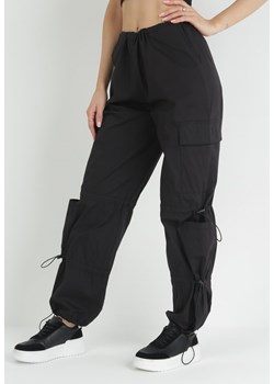 Czarne Spodnie Spadochronowe ze Stoperami w Talii i na Nogawkach Titalia ze sklepu Born2be Odzież w kategorii Spodnie damskie - zdjęcie 152695163