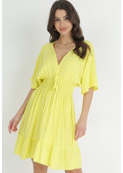 Żółta Sukienka z Wiskozy z Marszczoną Gumką w Talii Demaria ze sklepu Born2be Odzież w kategorii Sukienki - zdjęcie 152695432