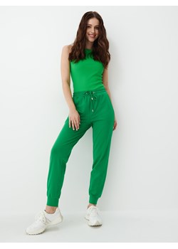 Mohito - Zielone spodnie dresowe - Zielony ze sklepu Mohito w kategorii Spodnie damskie - zdjęcie 152901120