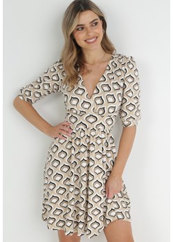 Beżowa Rozkloszowana Sukienka z Bufiastymi Rękawami w Geometryczny Wzór Avory ze sklepu Born2be Odzież w kategorii Sukienki - zdjęcie 153023320