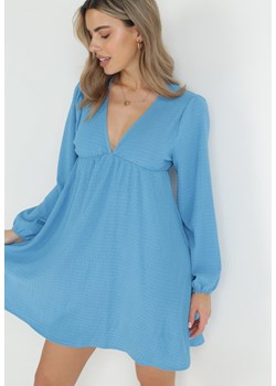 Niebieska Sukienka z Głębokim Dekoltem i Gumką w Pasie Lisia ze sklepu Born2be Odzież w kategorii Sukienki - zdjęcie 153023421