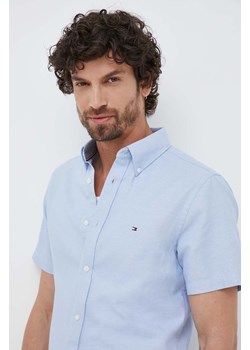 Tommy Hilfiger koszula z lnem kolor niebieski regular z kołnierzykiem button-down ze sklepu ANSWEAR.com w kategorii Koszule męskie - zdjęcie 153169252