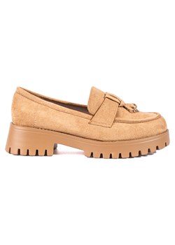 Brązowe damskie loafersy na grubej podeszwie Shelovet ze sklepu ButyModne.pl w kategorii Mokasyny damskie - zdjęcie 153175263