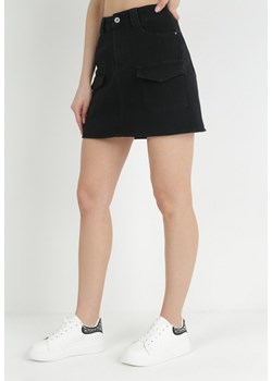 Czarna Jeansowa Spódnica Mini z Regularnym Stanem i Kieszeniami z Klapami Denase ze sklepu Born2be Odzież w kategorii Spódnice - zdjęcie 153195563