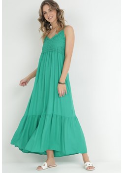 Zielona Sukienka Maxi z Ażurowym Dekoltem i Falbaną na Dole z Wiskozy Nelnin ze sklepu Born2be Odzież w kategorii Sukienki - zdjęcie 153197624