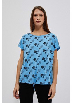 T-shirt z nadrukiem błękitny ze sklepu Moodo.pl w kategorii Bluzki damskie - zdjęcie 153348244
