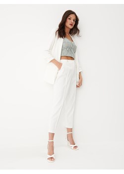 Mohito - Białe spodnie - Biały ze sklepu Mohito w kategorii Spodnie damskie - zdjęcie 153368303