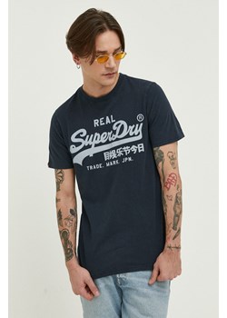 Superdry t-shirt bawełniany kolor granatowy z nadrukiem ze sklepu ANSWEAR.com w kategorii T-shirty męskie - zdjęcie 153374712
