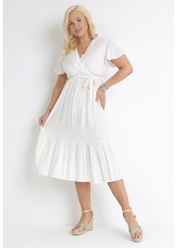 Biała Sukienka Rozkloszowana z Wiązanym Paskiem Firiel ze sklepu Born2be Odzież w kategorii Sukienki - zdjęcie 153375393