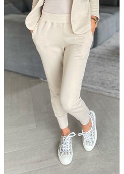 Spodnie Joggery Jacket Light Sand Beige ze sklepu Clothstore w kategorii Spodnie damskie - zdjęcie 153471853