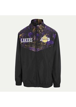 NEW ERA KURTKA ORTALION AOP PANEL LAKERS LOS ANGELES LAKERS ze sklepu JD Sports  w kategorii Kurtki męskie - zdjęcie 153499991