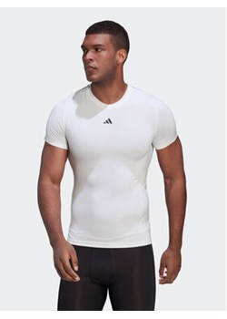 adidas T-Shirt Techfit Training Tee Biały Slim Fit ze sklepu MODIVO w kategorii T-shirty męskie - zdjęcie 153501350