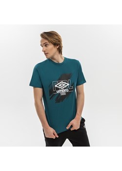 umbro t-shirt fw ftbl graphic 66141u-lb3 ze sklepu 50style.pl w kategorii T-shirty męskie - zdjęcie 153508902