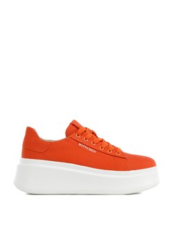 Damskie sneakersy na grubej podeszwie klasyczne pomarańczowe ze sklepu WITTCHEN w kategorii Buty sportowe damskie - zdjęcie 153510523
