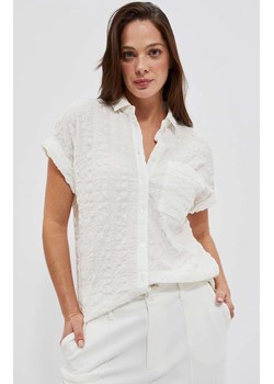 Gładka koszula damska z kieszonką w kolorze białym 4022, Kolor biały, Rozmiar XS, Moodo ze sklepu Primodo w kategorii Koszule damskie - zdjęcie 153574493