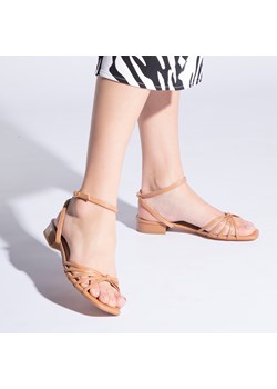 Damskie sandały skórzane z cienkimi paseczkami i supełkiem brązowe ze sklepu WITTCHEN w kategorii Sandały damskie - zdjęcie 153707903