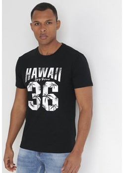 Czarna Koszulka z Krótkim Rękawem i Ozdobnym Nadrukiem Naidela ze sklepu Born2be Odzież w kategorii T-shirty męskie - zdjęcie 153774180