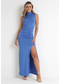 Niebieska Dopasowana Sukienka Maxi z Marszczeniem i Wycięciem Monistra ze sklepu Born2be Odzież w kategorii Sukienki - zdjęcie 153783602
