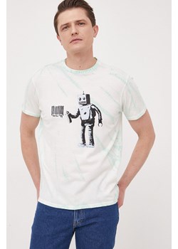 Guess t-shirt bawełniany x Banksy kolor zielony wzorzysty ze sklepu ANSWEAR.com w kategorii T-shirty męskie - zdjęcie 153788172