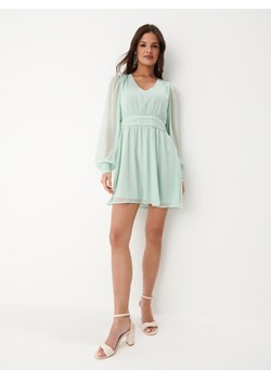 Mohito - Sukienka mini z bufiastymi rękawami - Zielony ze sklepu Mohito w kategorii Sukienki - zdjęcie 154069353