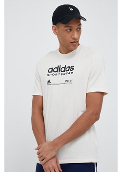 adidas t-shirt bawełniany kolor beżowy wzorzysty ze sklepu ANSWEAR.com w kategorii T-shirty męskie - zdjęcie 154096390