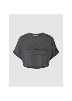 Top krótki z wyhaftowanym logo model ‘EMBROIDERED MONOLOGO’ ze sklepu Peek&Cloppenburg  w kategorii Bluzki damskie - zdjęcie 154113420