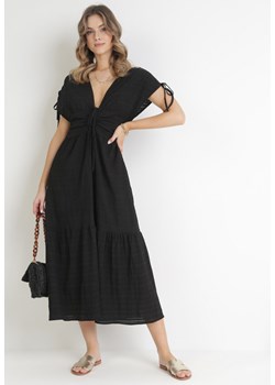 Czarna Rozkloszowana Sukienka z Falbaną Atina ze sklepu Born2be Odzież w kategorii Sukienki - zdjęcie 154193600