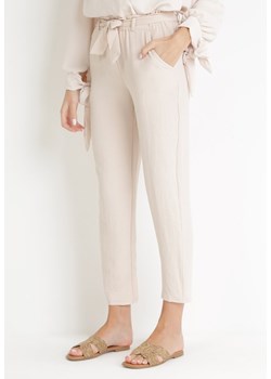 Jasnobeżowe Spodnie z Gumką w Talii i Materiałowym Paskiem Parys ze sklepu Born2be Odzież w kategorii Spodnie damskie - zdjęcie 154199171