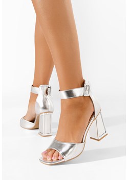 Srebrne eleganckie sandały Trisa ze sklepu Zapatos w kategorii Sandały damskie - zdjęcie 154320774