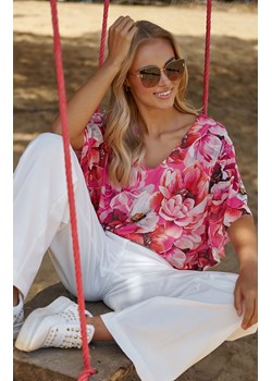 Zwiewna bluzka z kwiatowym wzorem w kolorze różowym M800/39, Kolor różowy-wzór, Rozmiar 36/38, Makadamia ze sklepu Primodo w kategorii Bluzki damskie - zdjęcie 154401803