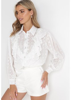 Biała Koszula Plumeti z Błyszczącą Nitką i Falbankami Banie ze sklepu Born2be Odzież w kategorii Koszule damskie - zdjęcie 154440023