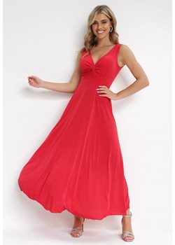 Czerwona Rozkloszowana Sukienka Maxi z Marszczeniem Przy Dekolcie Jalona ze sklepu Born2be Odzież w kategorii Sukienki - zdjęcie 154467543